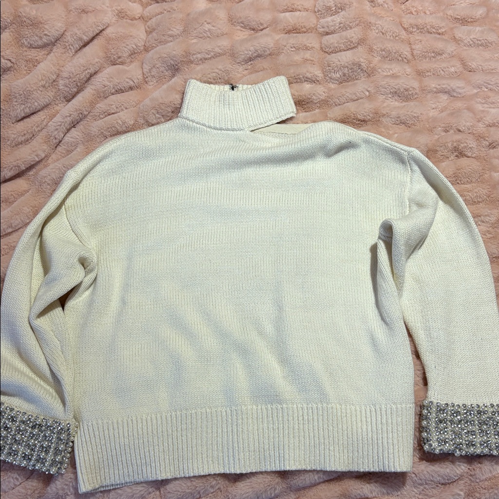 Alice + Olivia Nwot M Ivory Sweater W/Pearls & Rhinestone Embellishment.